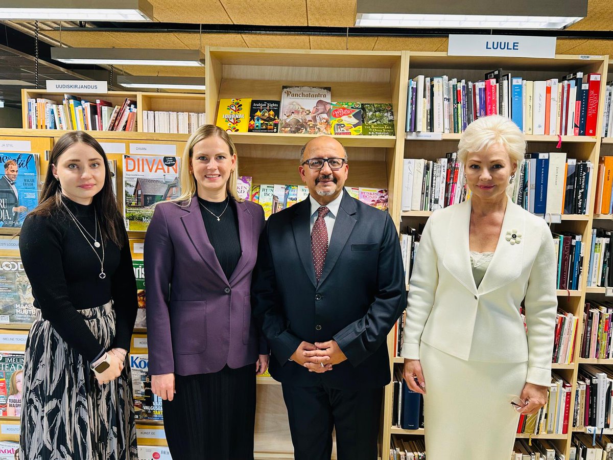 IndiainTallinn's tweet photo. Ambassador Ajaneesh Kumar presented a set of children’s books to @DorisRaudsepp, Pirita District Mayor at the Pirita Library. Ms. Sirle Pikkat, Head of Library was also present at the moment. ..Part 1/2
@MEAIndia
@MFAestonia
@EduMinOfIndia
@PIB_India
@Tallinnalinn
@haridusmin https://t.co/qIo6ytCkTS
