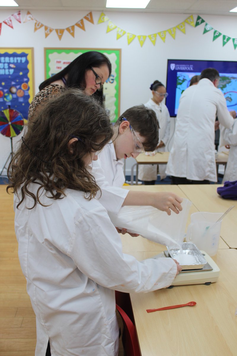 IntoUniversity's tweet photo. Primary Focus week has gone swimmingly at our Kirkby centre, where the students have explored all things Oceanography and Maritime 🌊 🐋 🔎
Thanks to the University of Liverpool who led the fascinating workshops!
#IUCommunity #IUImpact #IntoUniversity https://t.co/dweISqMC5E