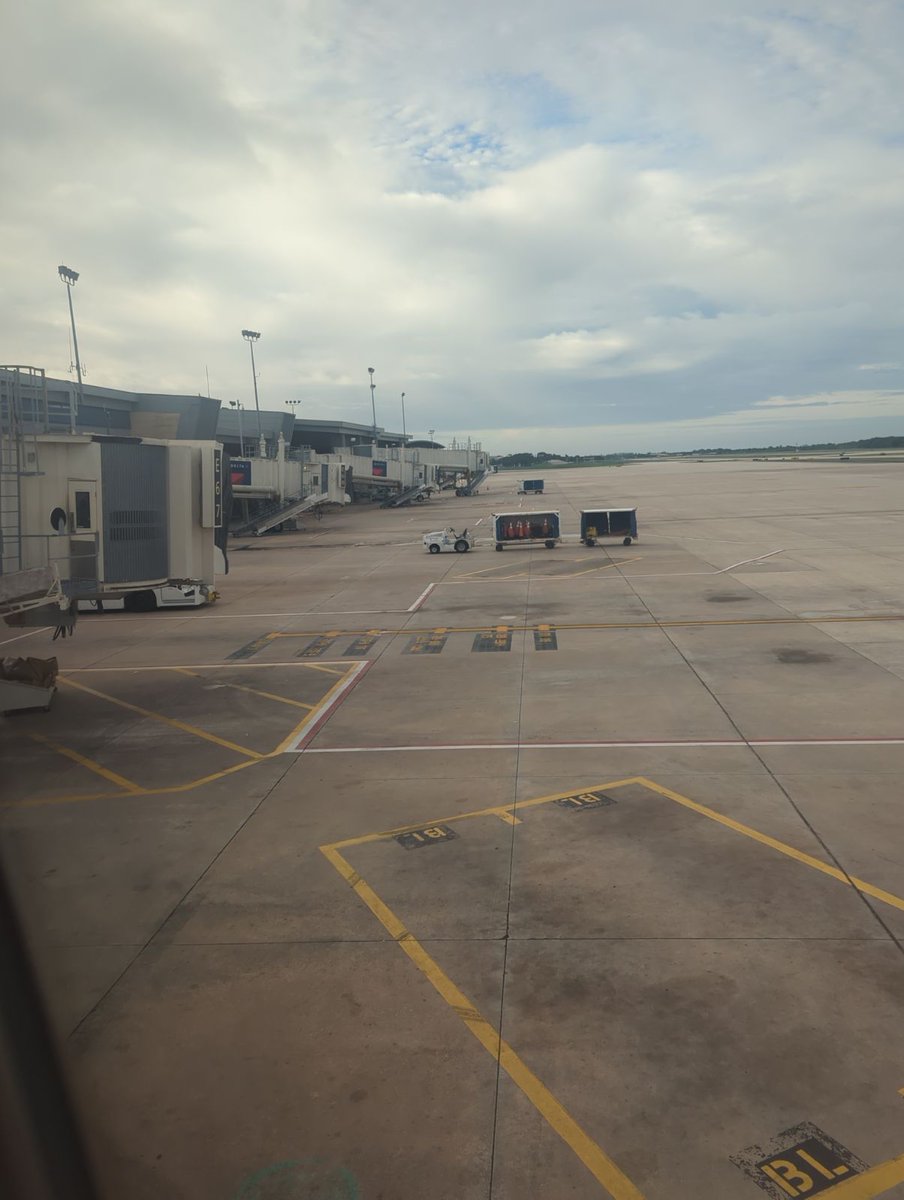 SusieWenner's tweet photo. @FlyTPA Was on the last flight out and looking forward to returning home today!!! https://t.co/EtcT8RVG0X