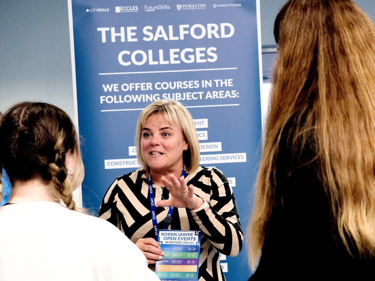 So many opportunities explored at our Post-16 Careers Event! 

Our students had the chance to chat with experts from various fields and discover their future pathways.

Huge thanks to all our guests 🎉