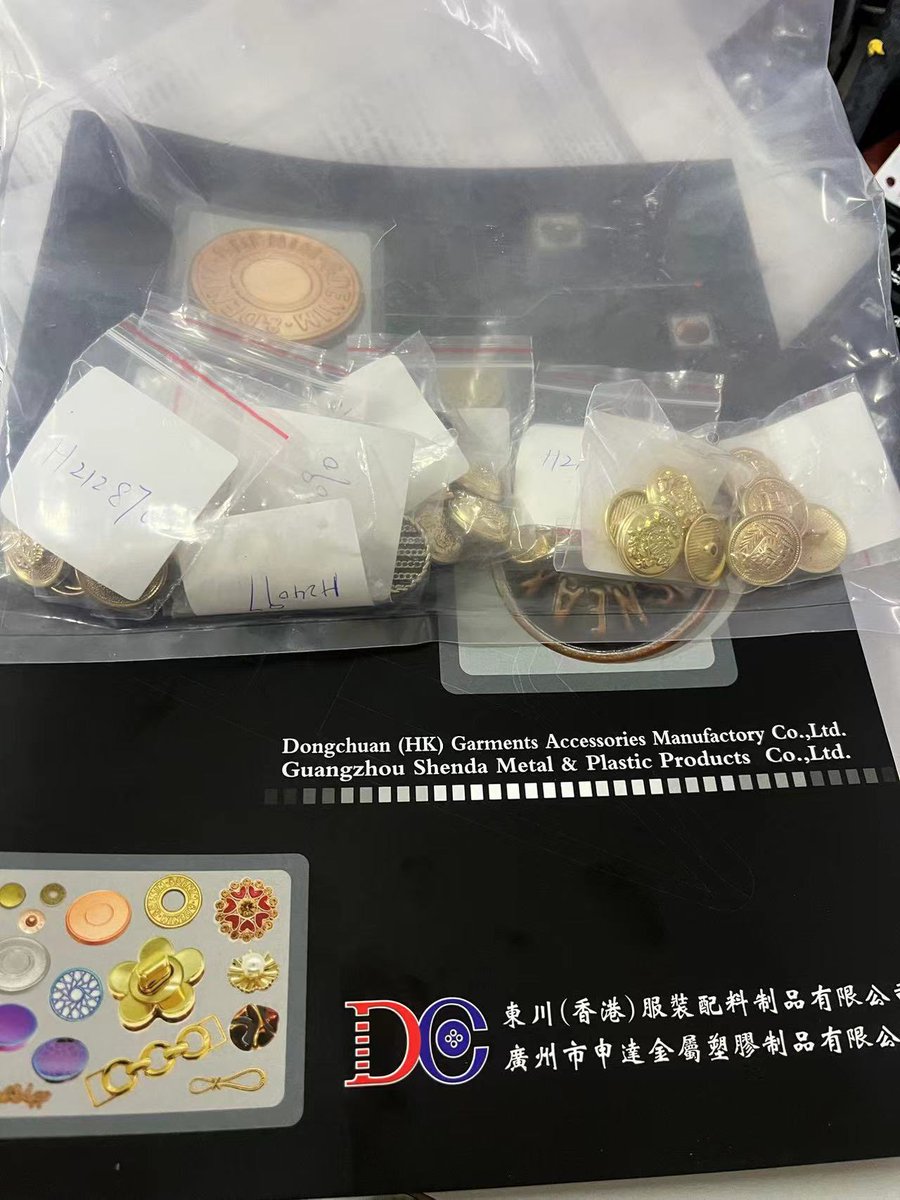 DCButtons's tweet image. New samples on the way to our partners and new clients, raise your hand for asking, delivery right away. 

#samples #DCButtons #buttons