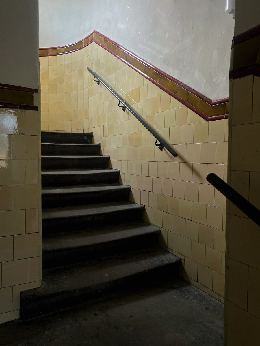 #Glasgow. 
 
#Tenement #tiles #Scotland #Scottish #Archive #architecture #traditional #heritage #WallyClose #StainedGlass #Tilehunt #glasgowphotography #glasgowlife #scottishphotography #entrance #HiddenGlasgow #HiddenScotland #Staircase