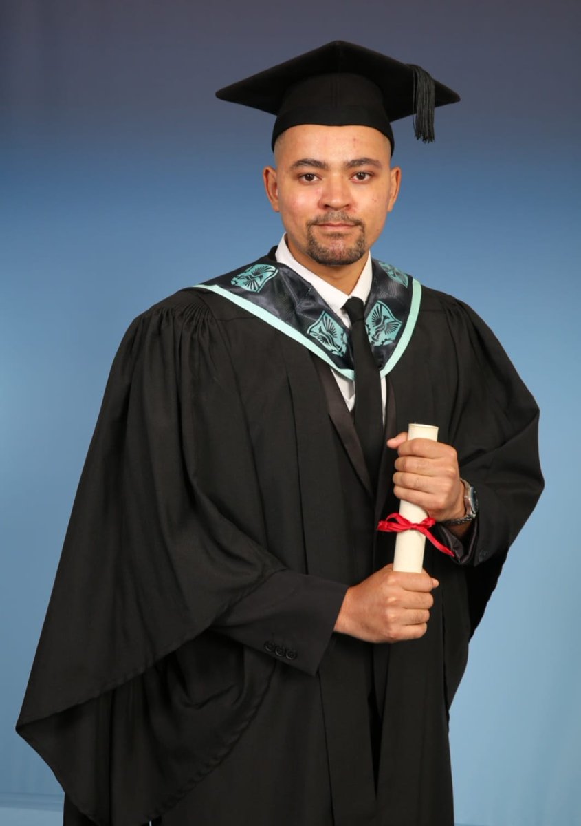 jordanandrew63's tweet photo. Firstclasshonours 

#UELgrad2024  

#BachelorofScience https://t.co/Kwb38IcftG