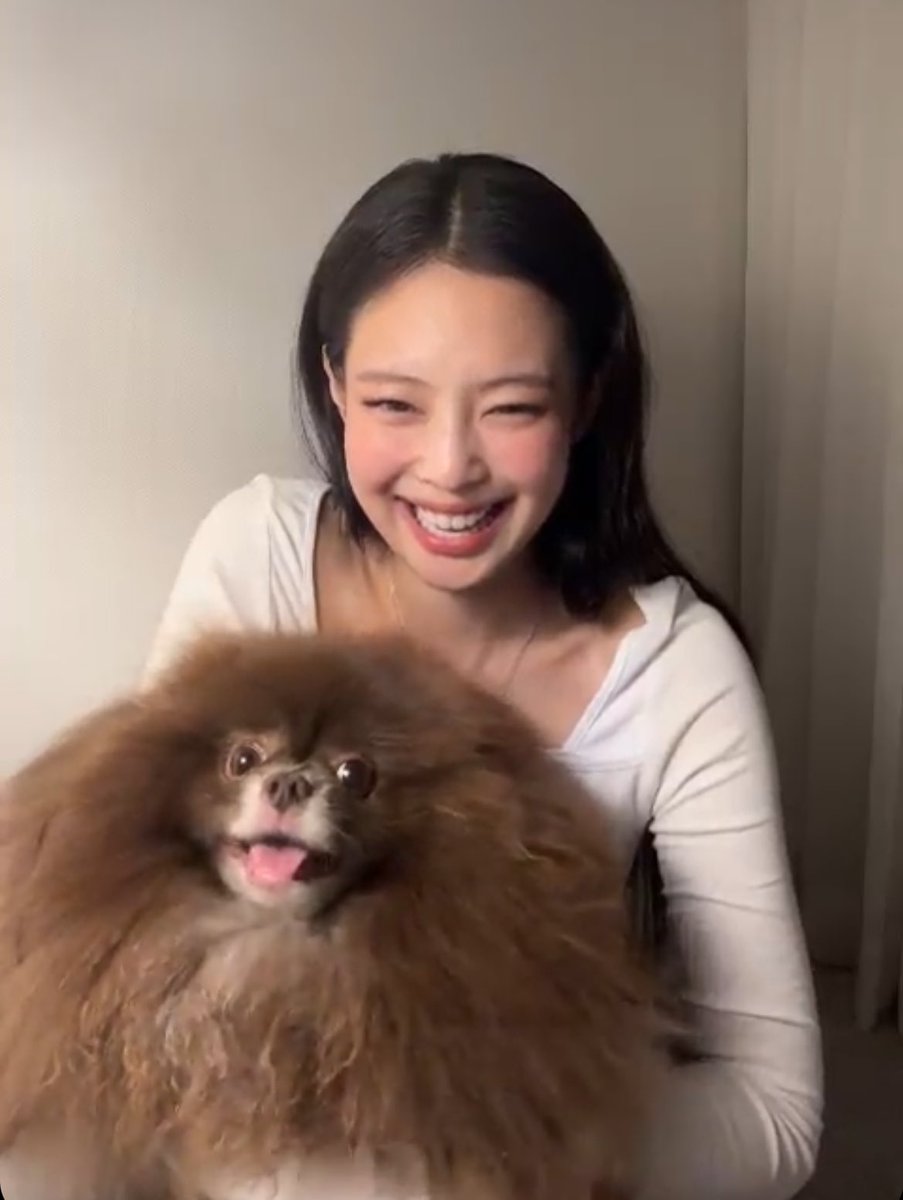 เอ็นดูเจนนี่บอกให้คุมะยิ้มทักทายบิ้งหน่อย แล้วคุมะก็ยิ้มจริงๆ น่ารักกก