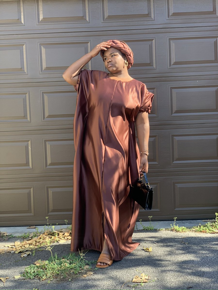 ncedisapeter's tweet photo. Very demure 🤍🤭
Dress for only R700 and then extra R100 for any headpiece 
Check comments for more colours. https://t.co/CaKTk0JipO