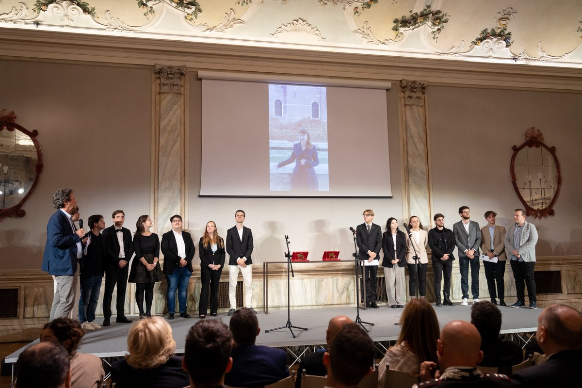 La Biennale di Venezia (@la_biennale) on Twitter photo #BiennaleMusica2024 Il Premio per la “Migliore composizione” va a ORCHESTRA OF BLACK BUTTERFLIES di #LisaStreich. “Lisa Streich plasma un ambiente sonoro politimbrico di grande spessore, sfruttando anche elementi sonori non convenzionali. Dunque, attraverso un rapporto #BiennaleMusica2024 Il Premio per la “Migliore composizione” va a ORCHESTRA OF BLACK BUTTERFLIES di #LisaStreich. “Lisa Streich plasma un ambiente sonoro politimbrico di grande spessore, sfruttando anche elementi sonori non convenzionali. Dunque, attraverso un rapporto