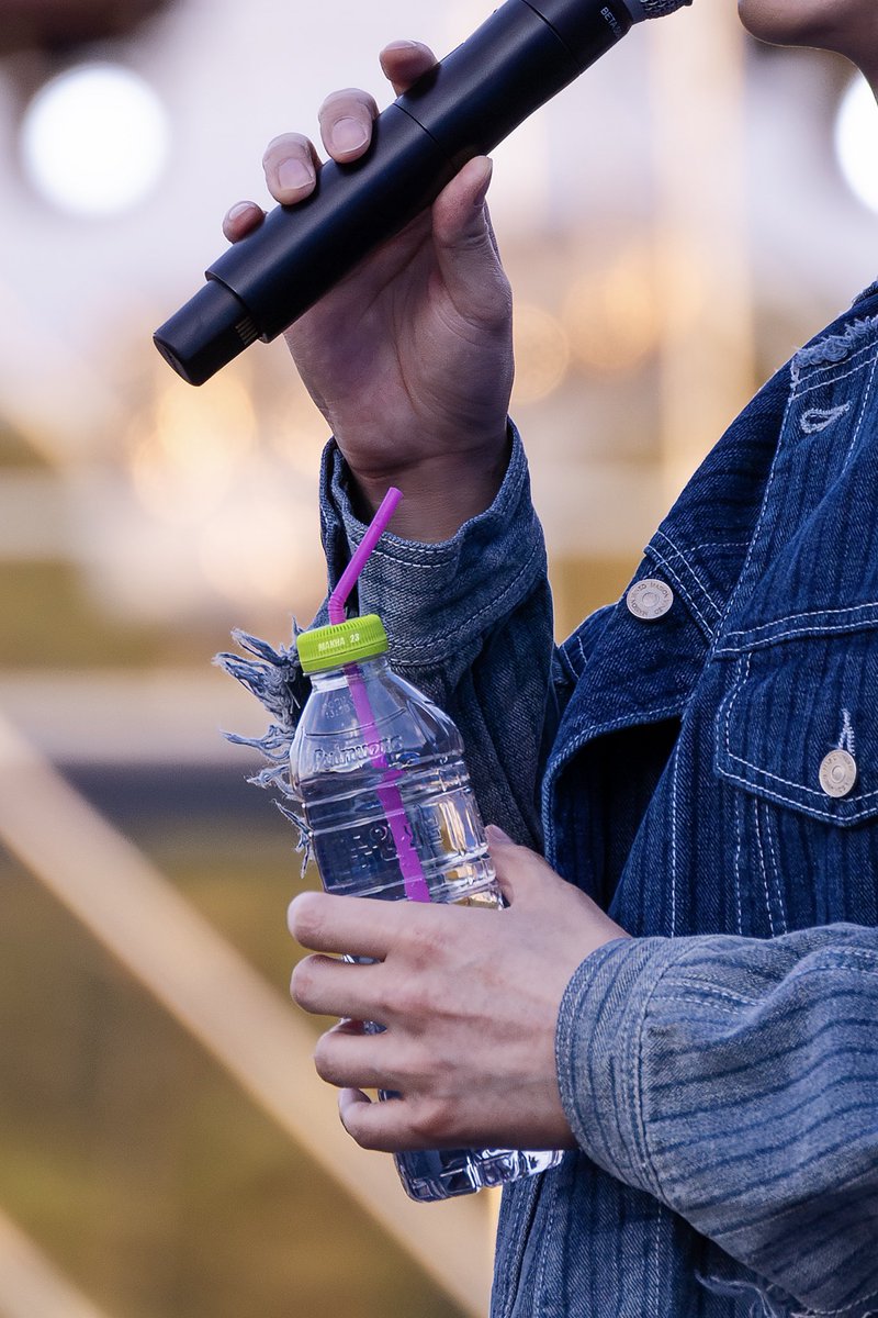 규땅 손이 정말 예쁨...🫶🏻🫶🏻

#규현 #KYUHYUN #キュヒョン #圭贤