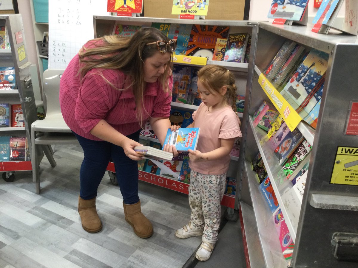 Hillview Primary School & Early Years tweet media