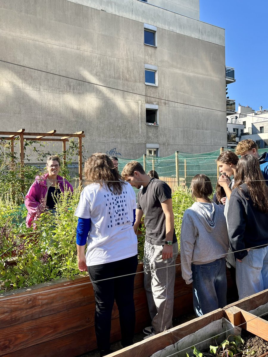 INEM NECKER tweet media