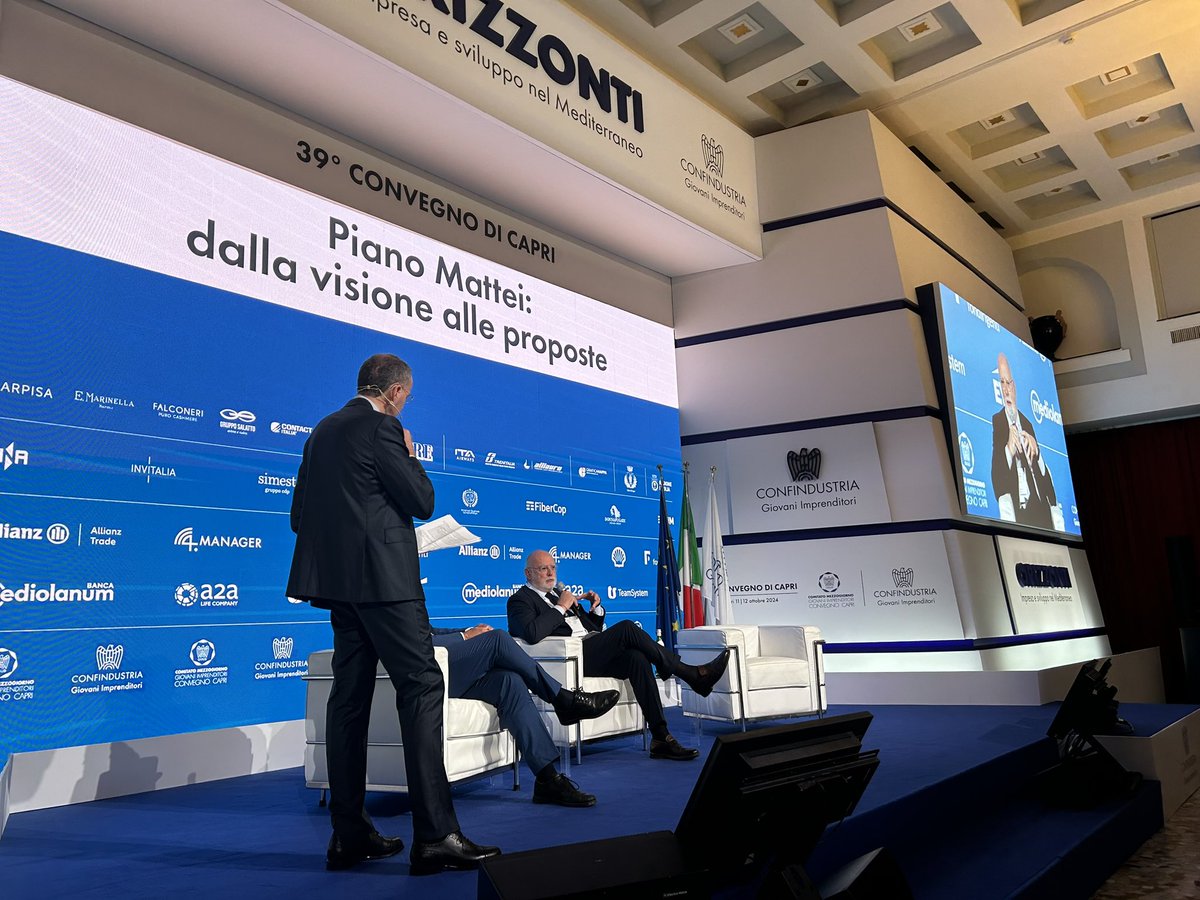 GIConfindustria's tweet photo. Il baricentro UE si sta abbassando e il bacino Mediterraneo offre nuove potenzialità di crescita. In questo contesto l’Italia può giocare un ruolo centrale. Ce ne parla Antonio Gozzi, Special Advisor @Confindustria a #Capri2024 

Segui la diretta: https://t.co/8hyOHt6N2P https://t.co/VYjpZOJOjP