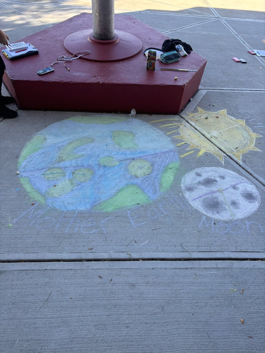 APCrossroads's tweet photo. Ms. Gonzalez knows how to make math fun! She was able to showcase students’ knowledge of circles while tapping into their creative side. We are lucky to have her on our team! @FFCrossroads @FCSDNews https://t.co/ueXW99e1sN