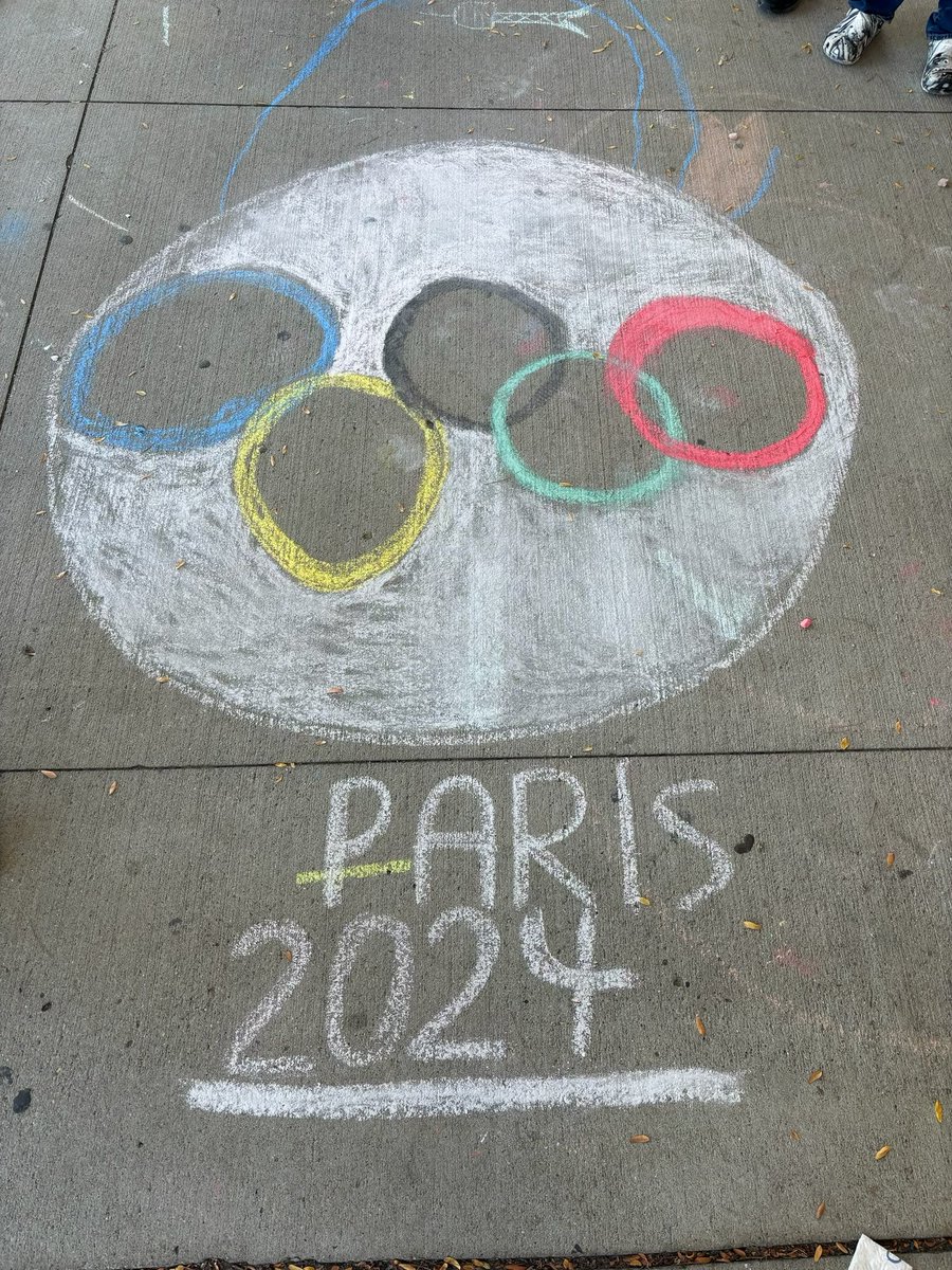 APCrossroads's tweet photo. Ms. Gonzalez knows how to make math fun! She was able to showcase students’ knowledge of circles while tapping into their creative side. We are lucky to have her on our team! @FFCrossroads @FCSDNews https://t.co/ueXW99e1sN