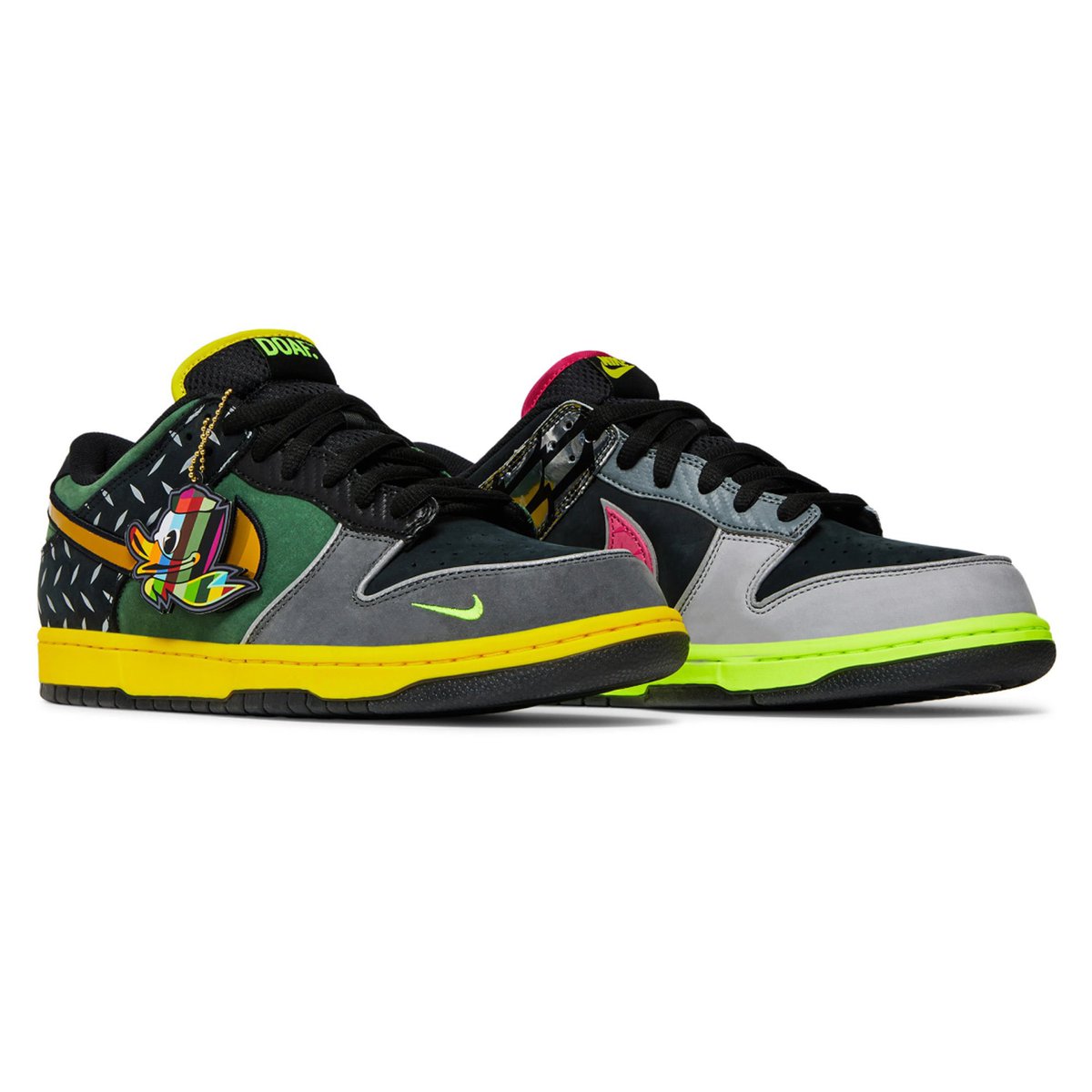 snkr_twitr's tweet image. AD: Division Street x Nike Dunk Low 'What the Duck' Pack dropping today at 11am PT/2pm ET via Goat App 

Home mavely.app.link/e/7LyzSNHKBNb
Away mavely.app.link/e/wRoaUFGKBNb