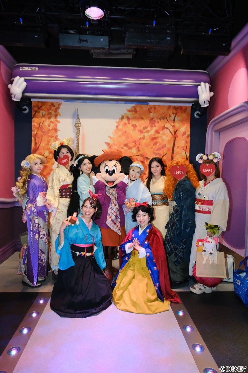 kana_yocchin's tweet photo. ディズニーで着物プリンセス合わせ！
ハモカラリベンジ大成功〜！🌈

プリンセス達から各自ファンサ貰えたし、ミキミニにも反応貰えた😍
この為に！1年越しに集まった！達成して大満足🙌

私は去年はラプンツェルだったけど、今年はジャスミンでした🕌

 #和装プリンセス
#Dハロ仮装2024
#着物コーデ https://t.co/UF0zUE5uMs