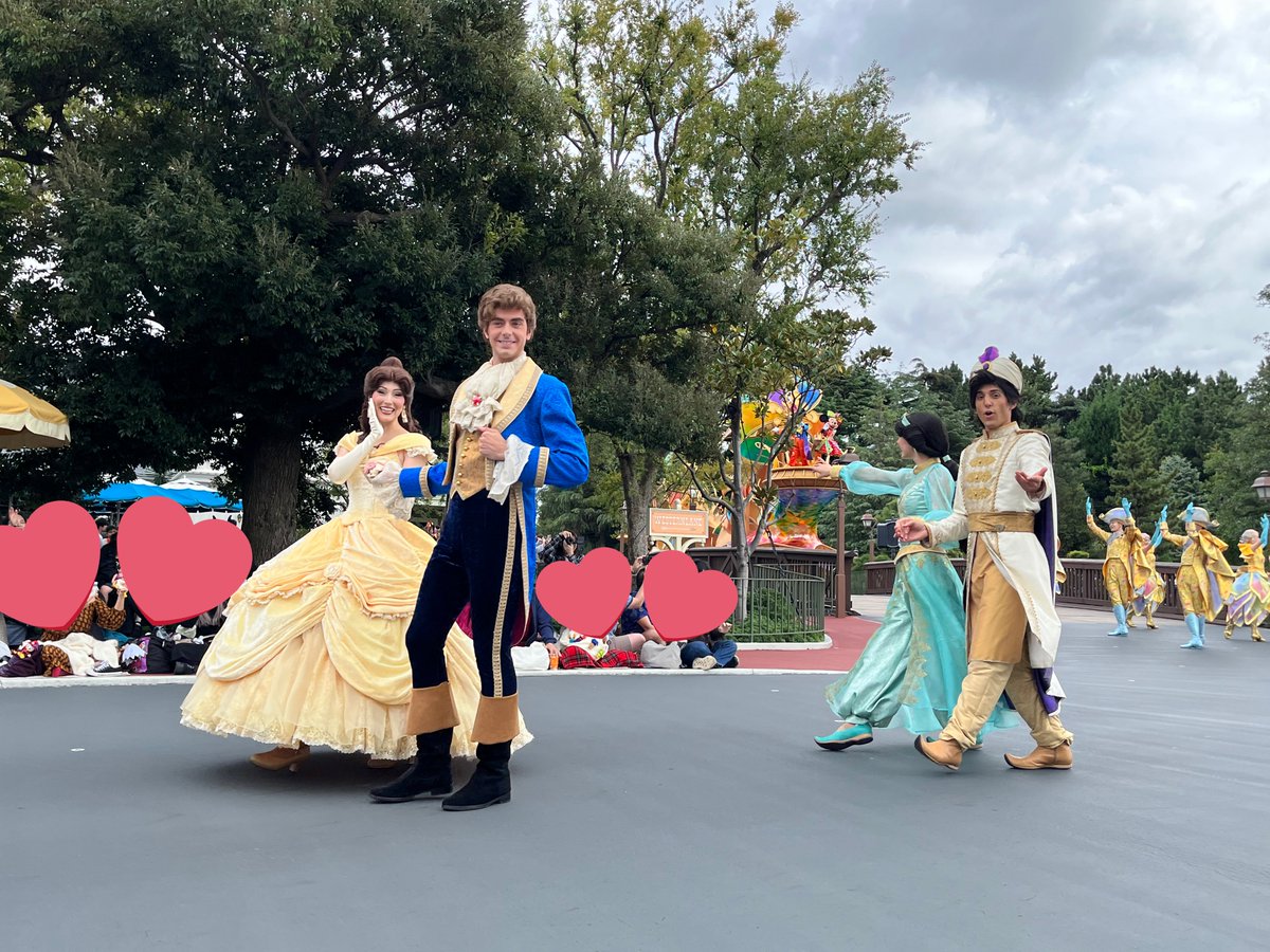 kana_yocchin's tweet photo. ディズニーで着物プリンセス合わせ！
ハモカラリベンジ大成功〜！🌈

プリンセス達から各自ファンサ貰えたし、ミキミニにも反応貰えた😍
この為に！1年越しに集まった！達成して大満足🙌

私は去年はラプンツェルだったけど、今年はジャスミンでした🕌

 #和装プリンセス
#Dハロ仮装2024
#着物コーデ https://t.co/UF0zUE5uMs