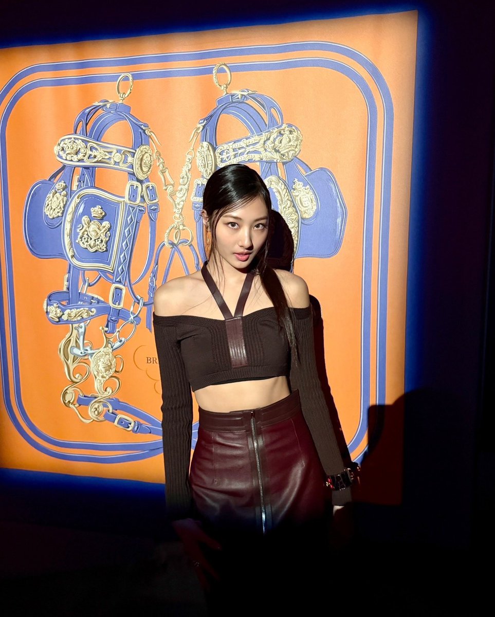 GAWONGLOBALl's tweet photo. #GAWON at the Hermes event via MEOVV's Instagram

#미야오 #가원 https://t.co/DXFshgfEVd