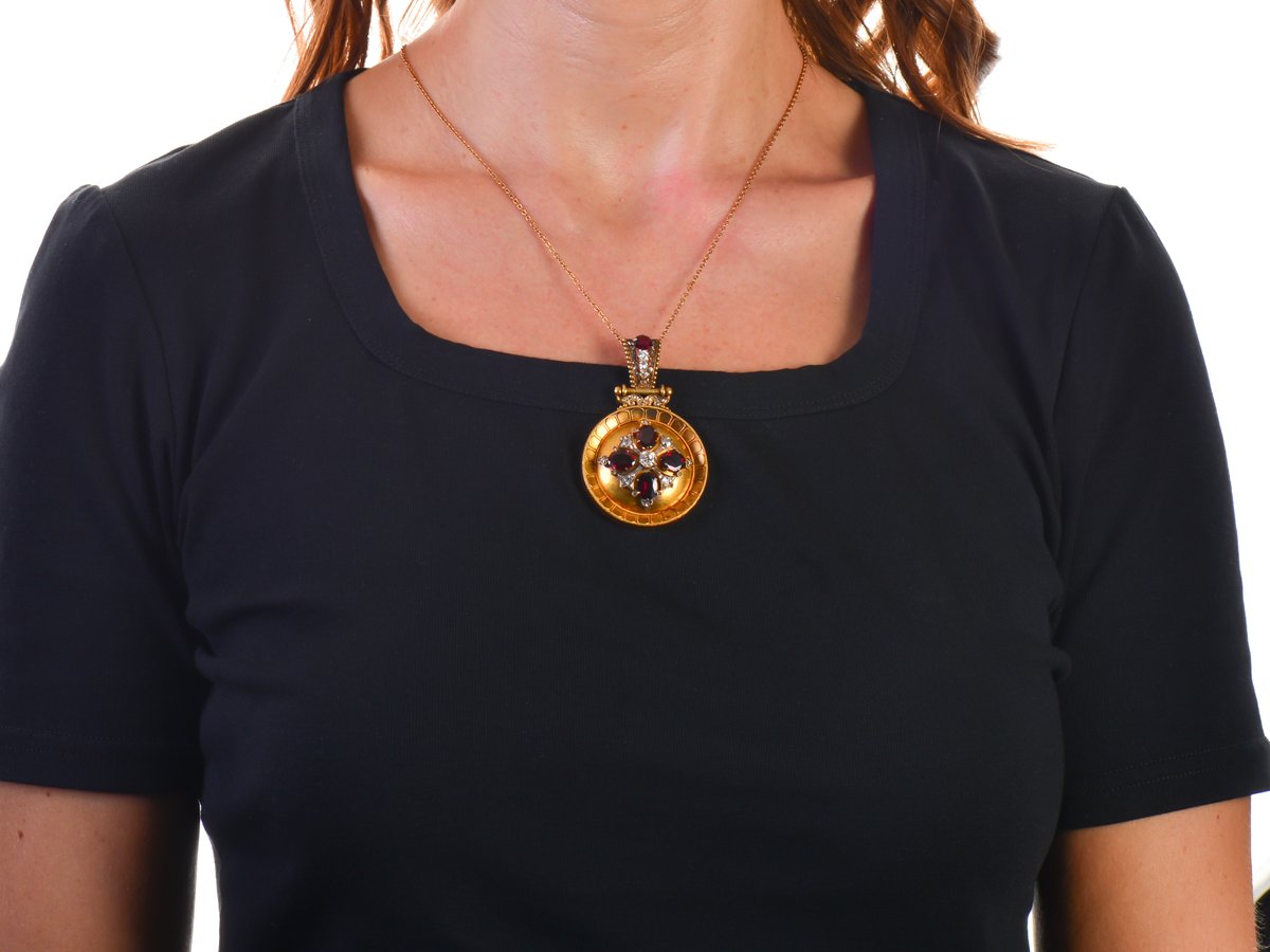 The Three Graces tweet media