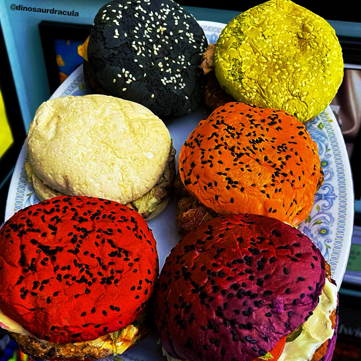 Dinosaur Dracula tweet media