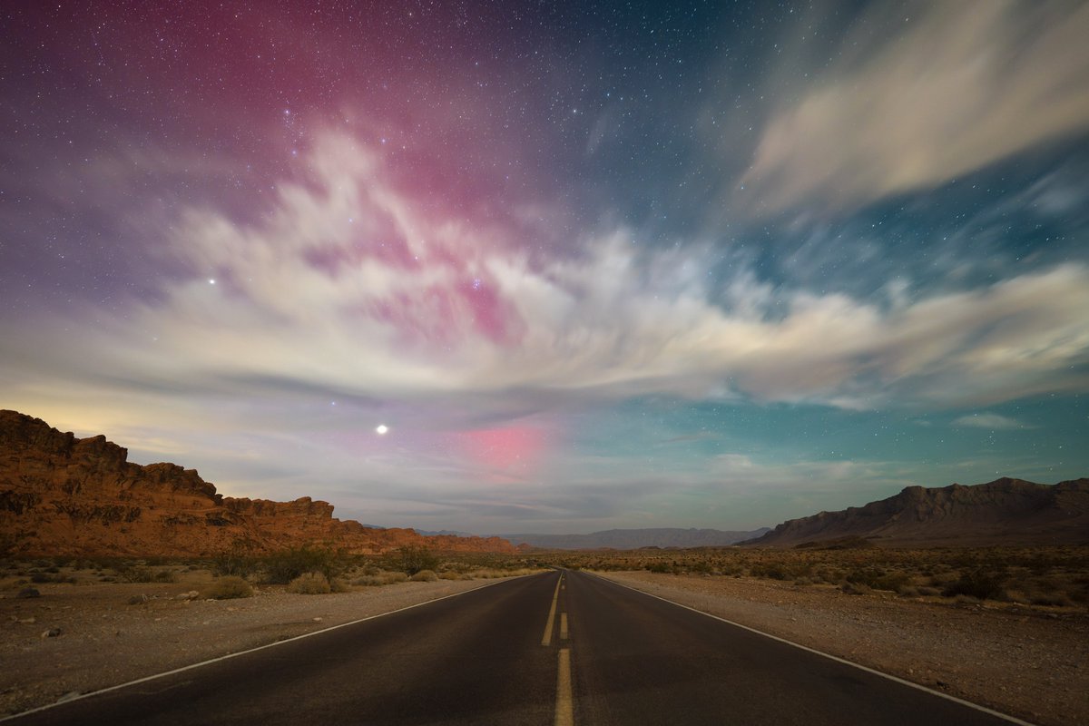 a shot of the aurora last night just north of las vegas. so insane seeing this in the american southwest!