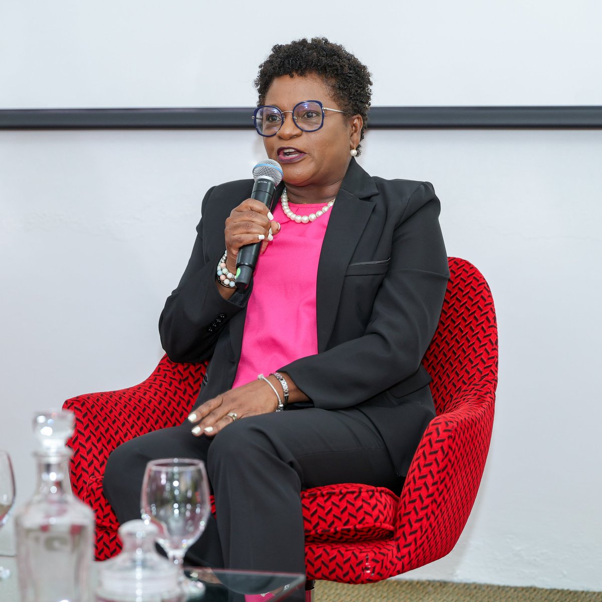 JIFSJA's tweet photo. Our Executive Director, Mrs. Darlene Jones had the incredible opportunity to participate in Scotiabank’s Leaders' Forum as part of National Customer Service Week!
Her insights and expertise in customer service were truly inspiring. #NationalCustomerServiceWeek #JIFS https://t.co/dFXy7hnFki