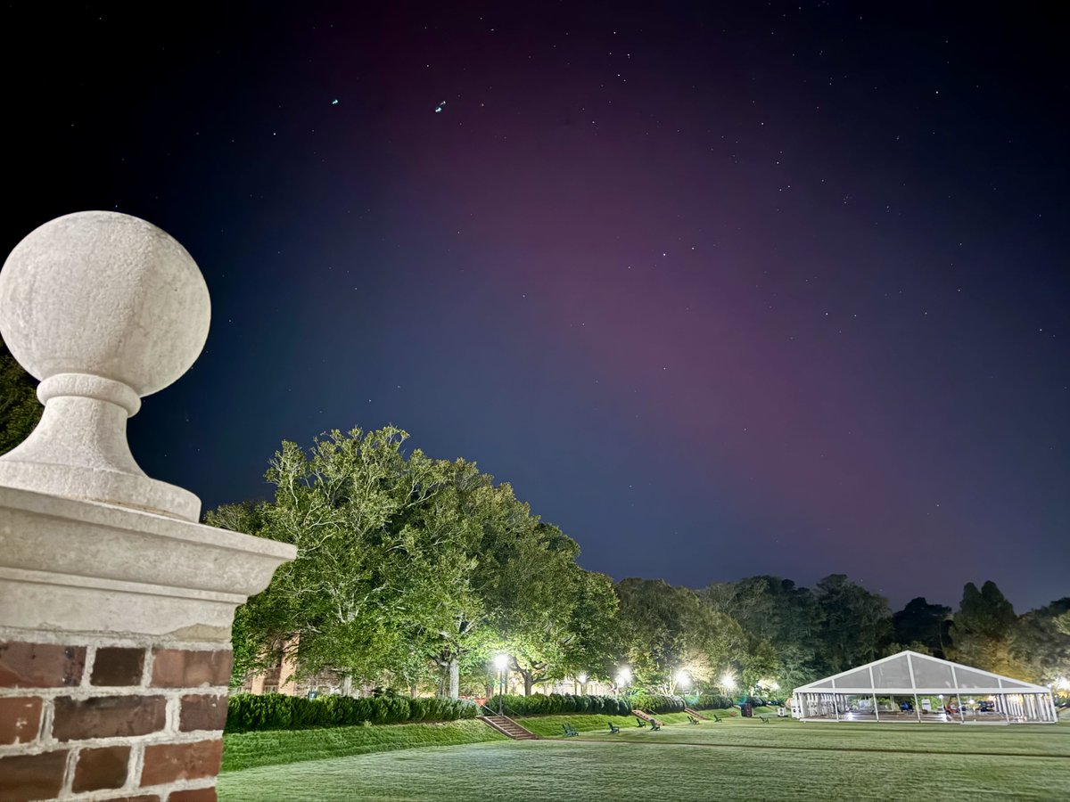 Aurora over Alma Mater

#northernlights