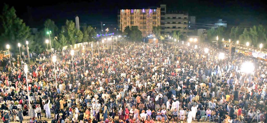 MasroorHassain's tweet photo. ایم کیو ایم پاکستان ڈسٹرکٹ حیدرآباد کے زیر اہتمام یوتھ کنونشن باغِ مصطفی گراونڈ میں نوجوانوں کا سمندر امٹ آیا 
#MQMYouthConventionHyderabad 
@allaboutmqm @KamalMQM @DFSMQM @sabheenghoury @majuism https://t.co/Ct7RPNrnlR