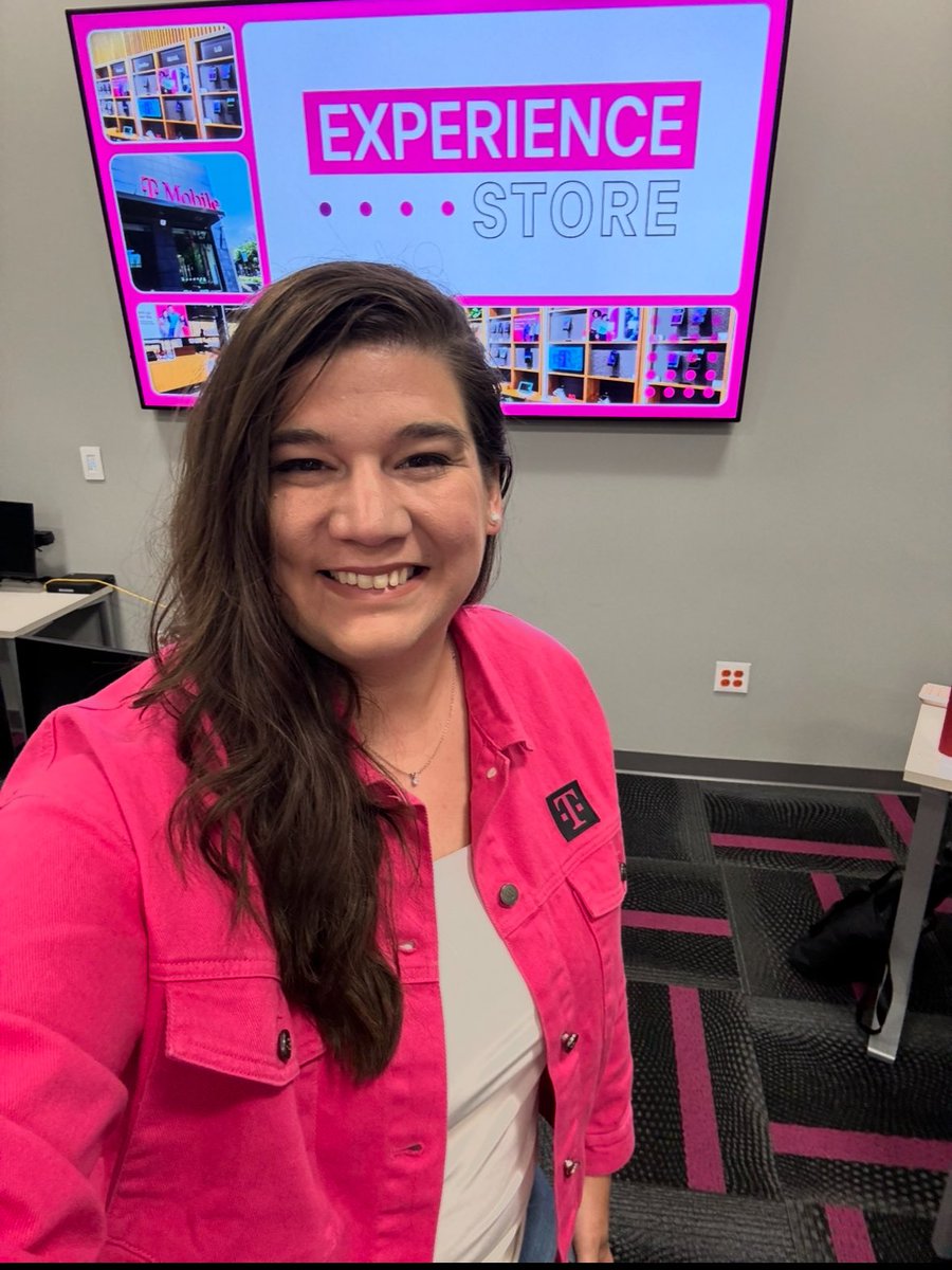 TrainerTinaT's tweet photo. 🎉Celebrating 7 amazing years  @TMobile! Grateful for a journey of growth, learning, &amp; collaboration. From selling the OG Galaxy &amp; iPhone 3GS to now thriving in Learning &amp; Development—Regional Trainer, Leadership Trainer, PM, &amp; now a Virtual Training Manager. #MagentaFam 🩷 https://t.co/dV1nlI229n