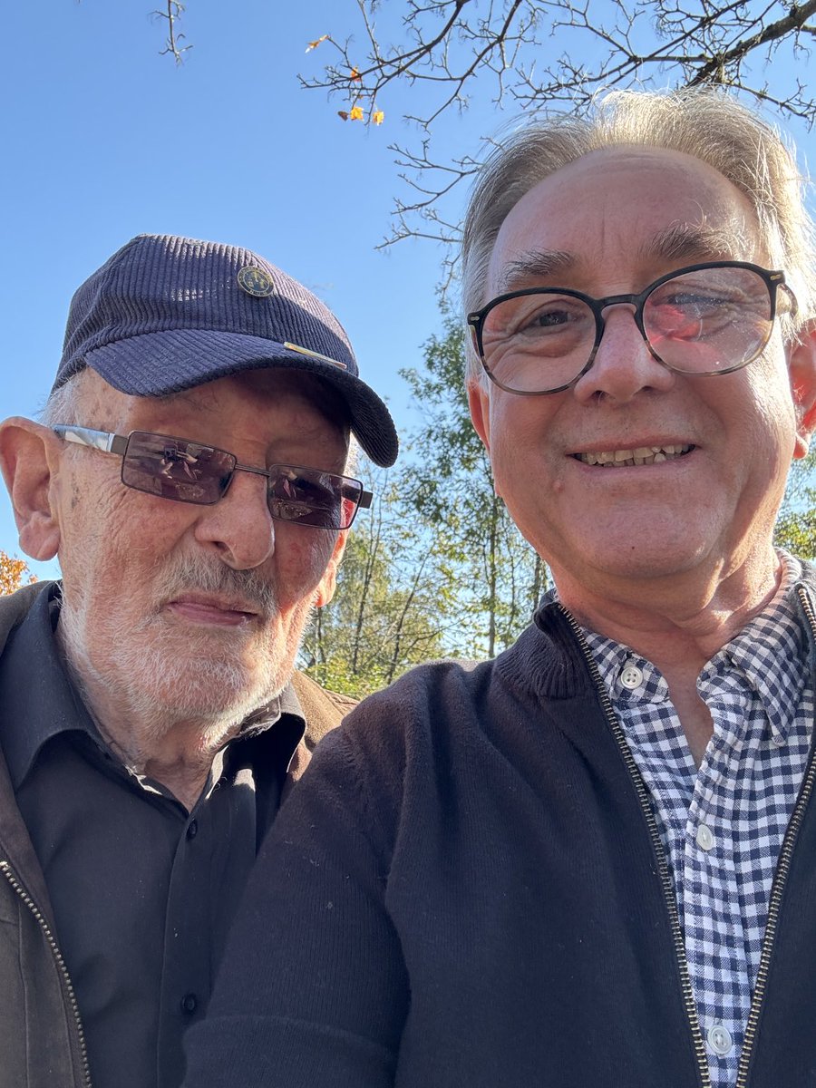 MickAntoniw1's tweet photo. Blue plaque unveiled at firmer Lewis Merthyr Colliery ⁦@RhonddaHeritage⁩ in tribute to Des Dutfield last NUM South Wales President. Great to meet old friend  Ivor England https://t.co/hi6N64bQqQ