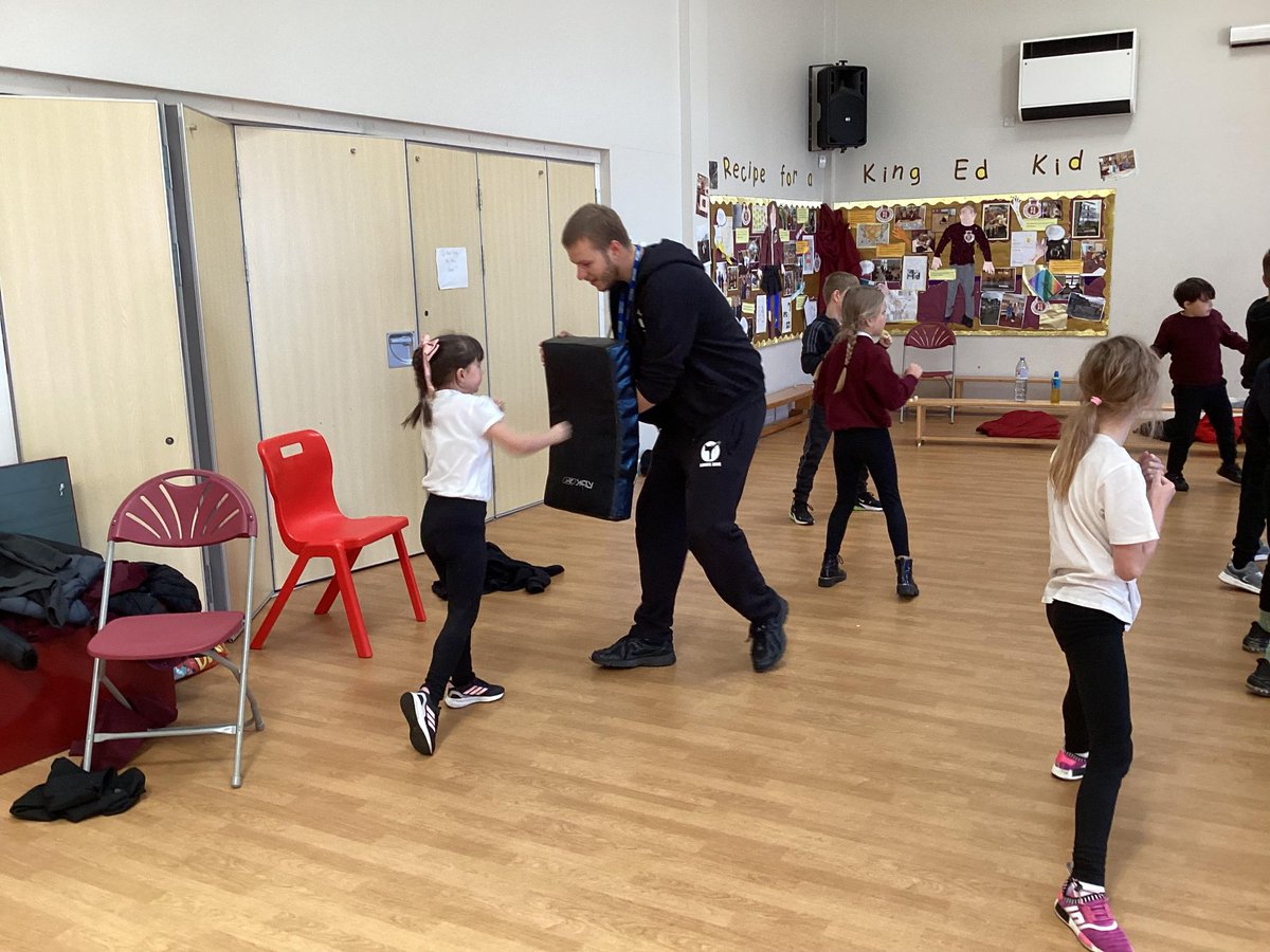 Today our KS2 children were treated to a karate workshop led by Karate zone instructors. We learnt about self defence and got to put some of the moves into practice on the pads 🥋