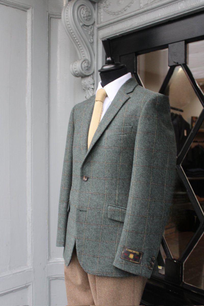 CliftonSuits's tweet photo. Introducing the latest addition to our Autumn &amp; Winter collection: a glorious green and gold checked lambswool jacket. 

We’ve included this standout piece in our collection to offer a versatile jacket that effortlessly pairs with a variety of trouser and chino colours. https://t.co/YA2leuRrIf