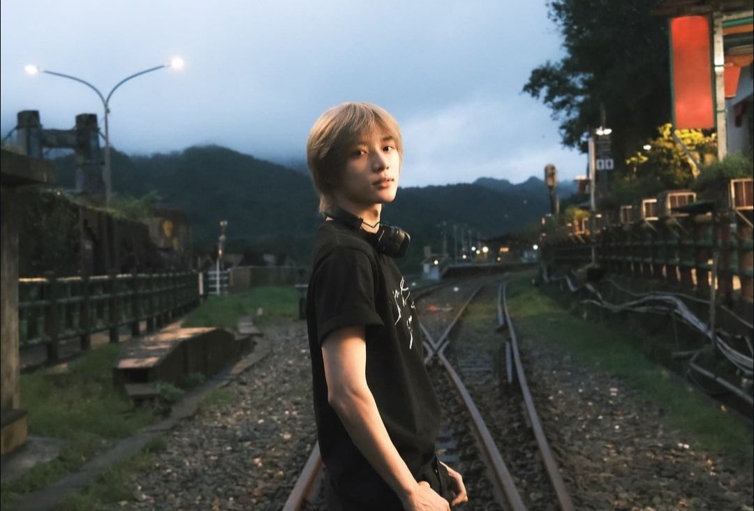 sostayzz's tweet photo. ╭🧸📷╮
C𝓾te be𝒶r photo | #yeongyu au

Donde bg es el chico más lindo de Daegu, yj un fotógrafo visitante que necesita un tiempo fuera del trabajo laboral....y este al verlo queda impresionado ante alguien tan lindo como un ángel 🪽 https://t.co/X9EJ4CNSTf