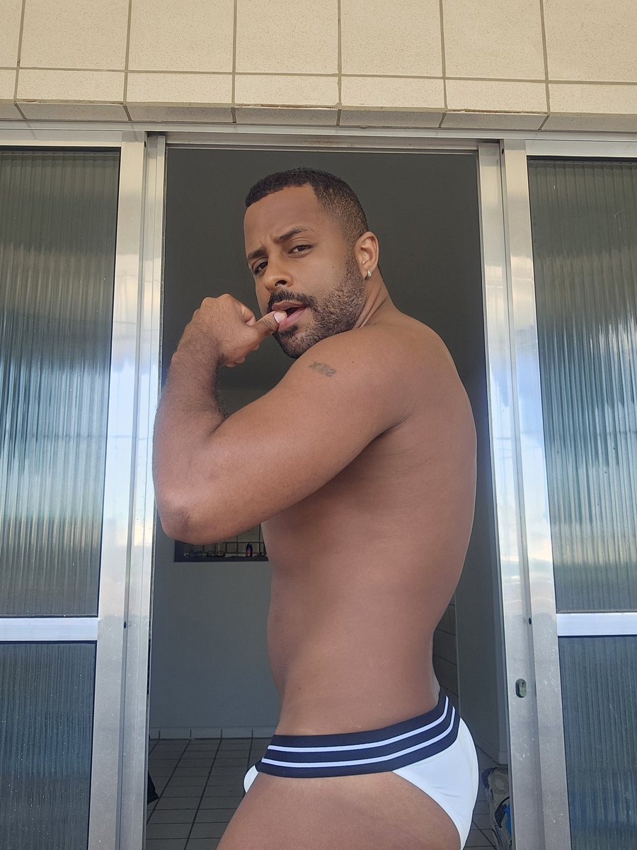 JohnasBotelho's tweet photo. Pra comemorar a volta! 🔥 https://t.co/2nqNm5332J