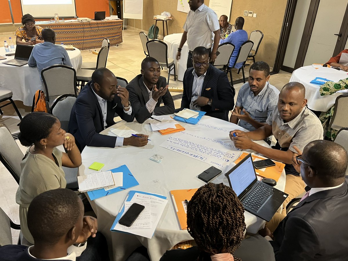 franxstrax's tweet photo. thanks @cap_leonardo Valentina D’Amico @MariachiaraBold and @AfriconnectSSSA for great teamwork https://t.co/u9xvsJueBI