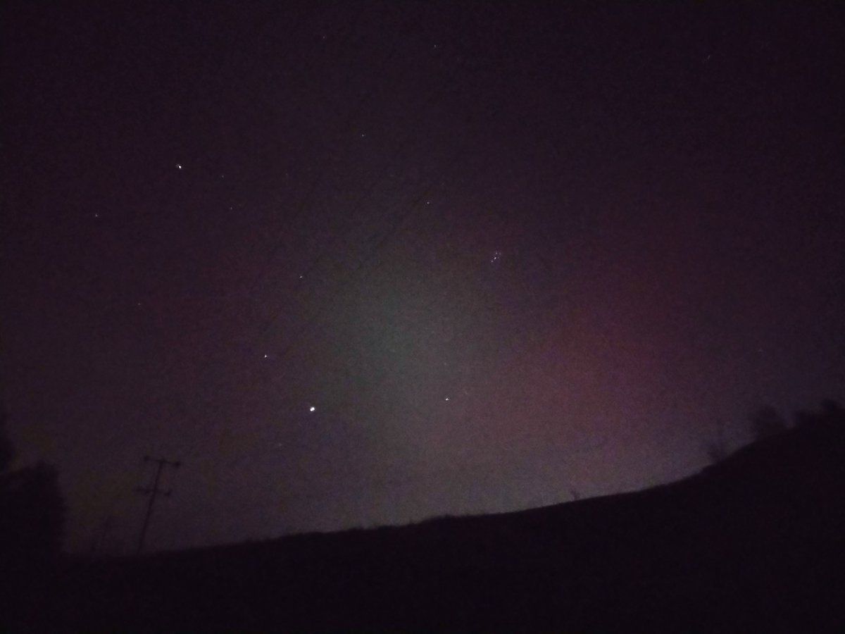 SAMoorehouse's tweet photo. Some photos of the #Auroraborealis last night in Yorkshire https://t.co/0pIUzDFQmP