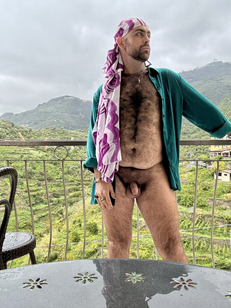 BkStinzi's tweet photo. Come join me on my terrace in Italy https://t.co/j9DHtxSfsW