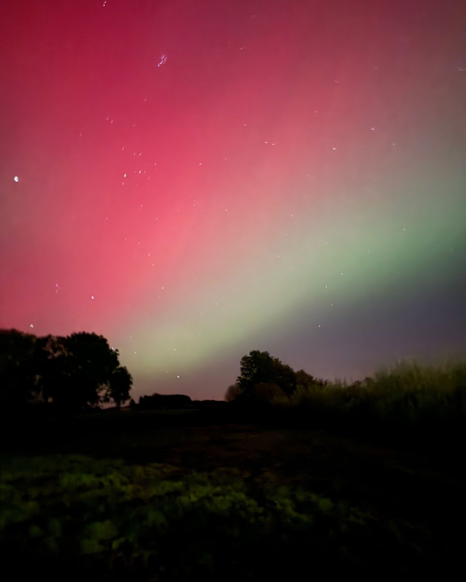 Lisburn was the epicentre for the Northern Lights last night.... did you see them 🎇🤩 these aren't the Northern Lights, these are the Lisburn lights 👍🏻  #NorthernLights