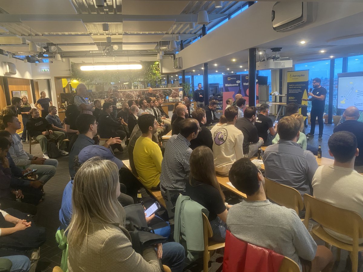 aerospikedb's tweet image. At last night’s #DataManagement meetup in Amsterdam, we had a full house! #Miro broke down what hypergrowth looks like and Behrad Babaee discussed how to achieve cache-level performance without needing to store data in RAM. Thanks to Miro for hosting such a great event! 🙌