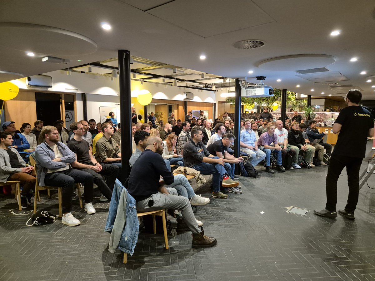 aerospikedb's tweet image. At last night’s #DataManagement meetup in Amsterdam, we had a full house! #Miro broke down what hypergrowth looks like and Behrad Babaee discussed how to achieve cache-level performance without needing to store data in RAM. Thanks to Miro for hosting such a great event! 🙌
