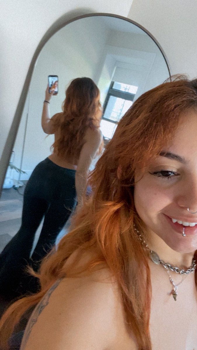 new jeans ! https://t.co/pN2pRtiMbQ