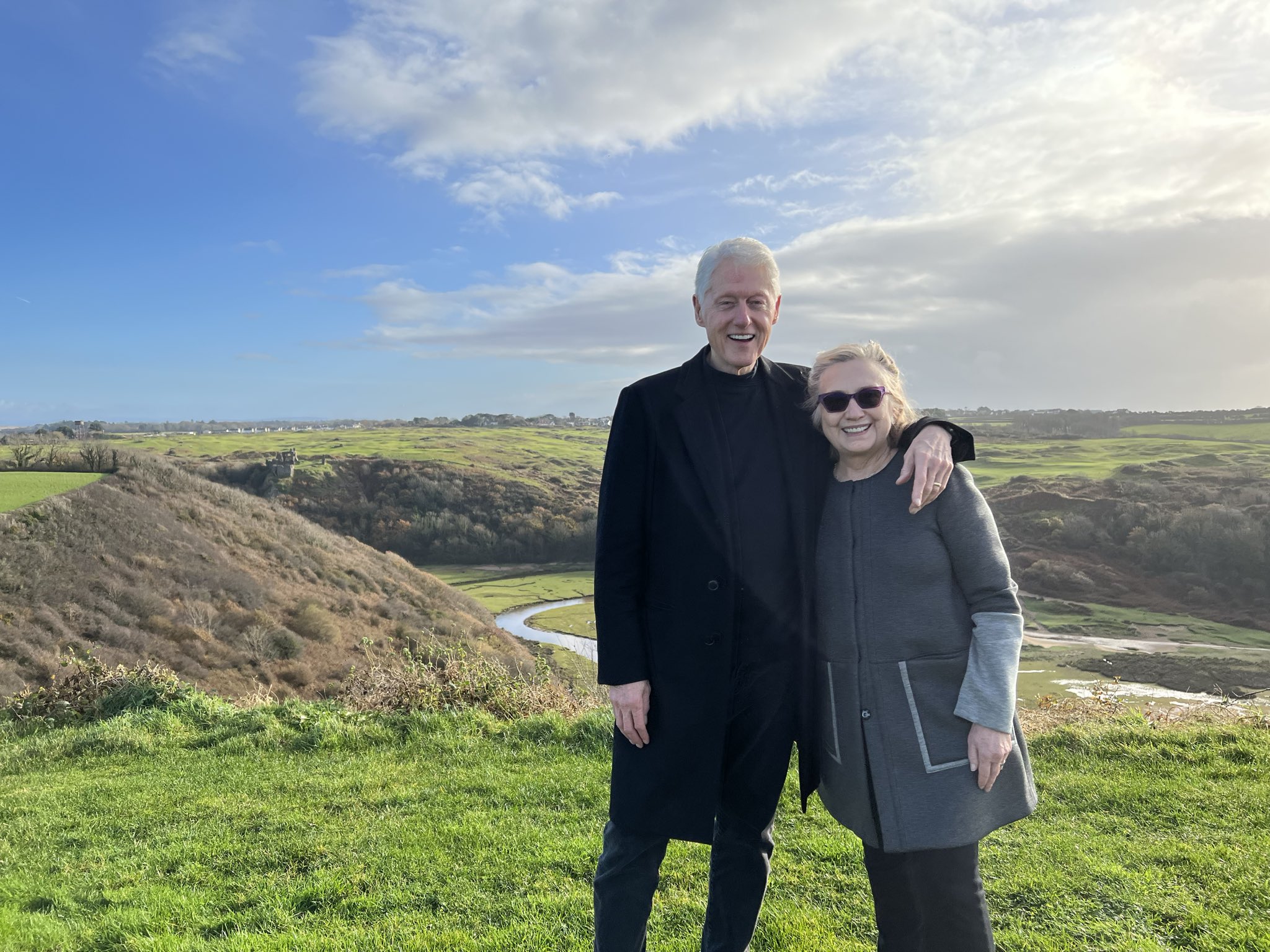 Bill Clinton on X Happy Anniversary Hillary. It s been an amazing 49 years. Here s to many more https t vmK8Wmhmgi X