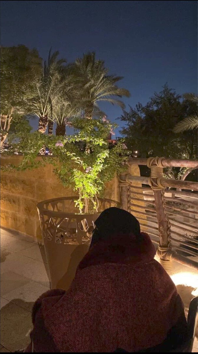 "المُحَاطُ بأحبتِه أمن" 🤍