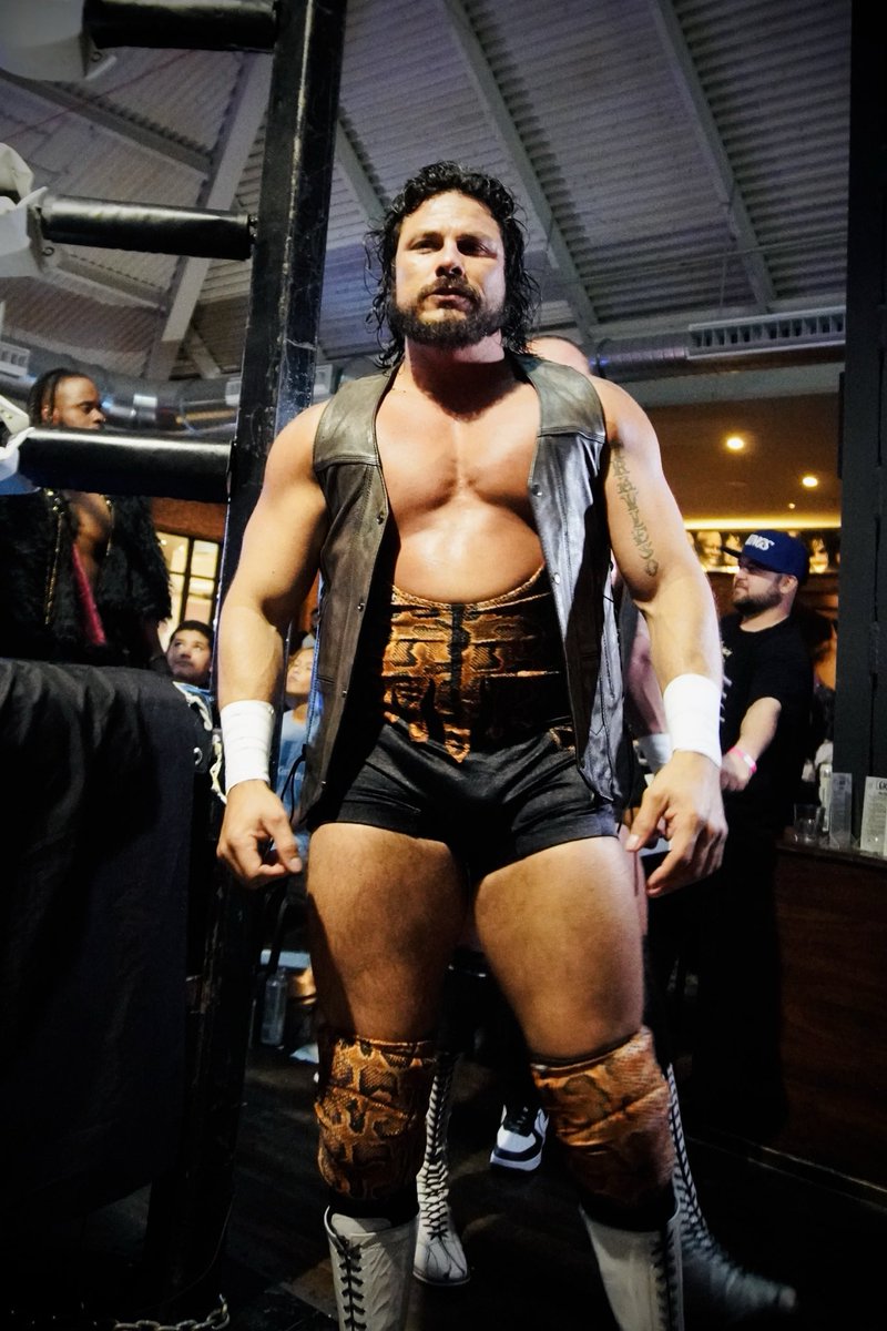 FrontRowRayco's tweet photo. TITO!!!! 
Maaaan! Gorgeous✨

⁦@BADDUDEtito⁩ #WolfZaddies #TMDK
#ForTheHomies https://t.co/GpqpVwCVGZ