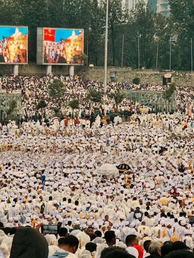 “የእግዚአብሔር ዐይኖች በሁሉም ስፍራ ናቸው፤ ክፉዎችንም ደጎችንም ነቅተው ይመለከታሉ።”
 ~ (ምሳሌ ፲፭፥፫) ~