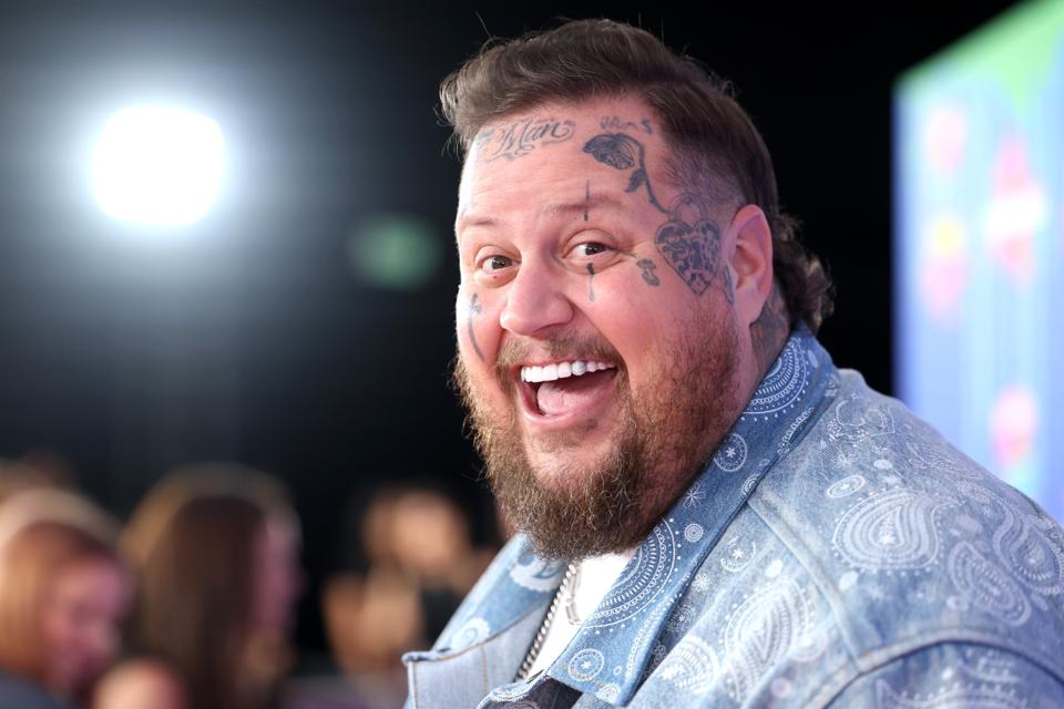 Jelly Roll's new album Beautifully Broken hits No. 1 on the U.S. iTunes chart, helping the Grammy nominee replace Coldplay on top of the ranking.
go.forbes.com/c/sU5X