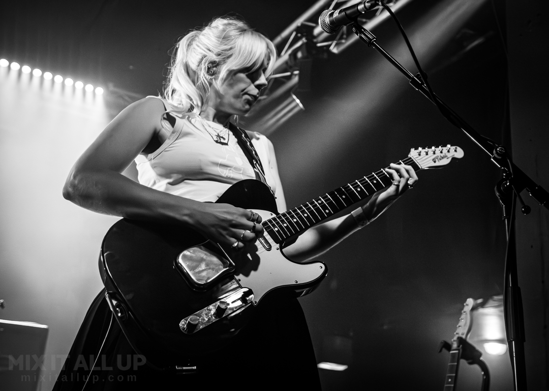 MixingItAllUp's tweet image. Photos: @nightcurrents Festival, Portsmouth - 05/10/2024 (Part 2)

Featuring: @wearecoachparty @courtingband @itsaziya @slotfaceband @ph0ebegreen and @_LooseArticles !

See more photos here: mixitallup.com/2024/10/11/pho…