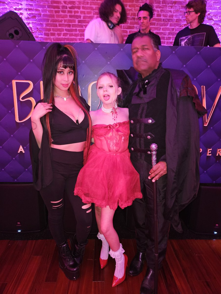 "Blood/Love: a Vampire Rock Opera" last night. Looks like <a href="/JadeKushXIII/">Jade 🌱</a> &amp; I got our fangs into <a href="/OfficialCocolov/">coco lovelock</a>