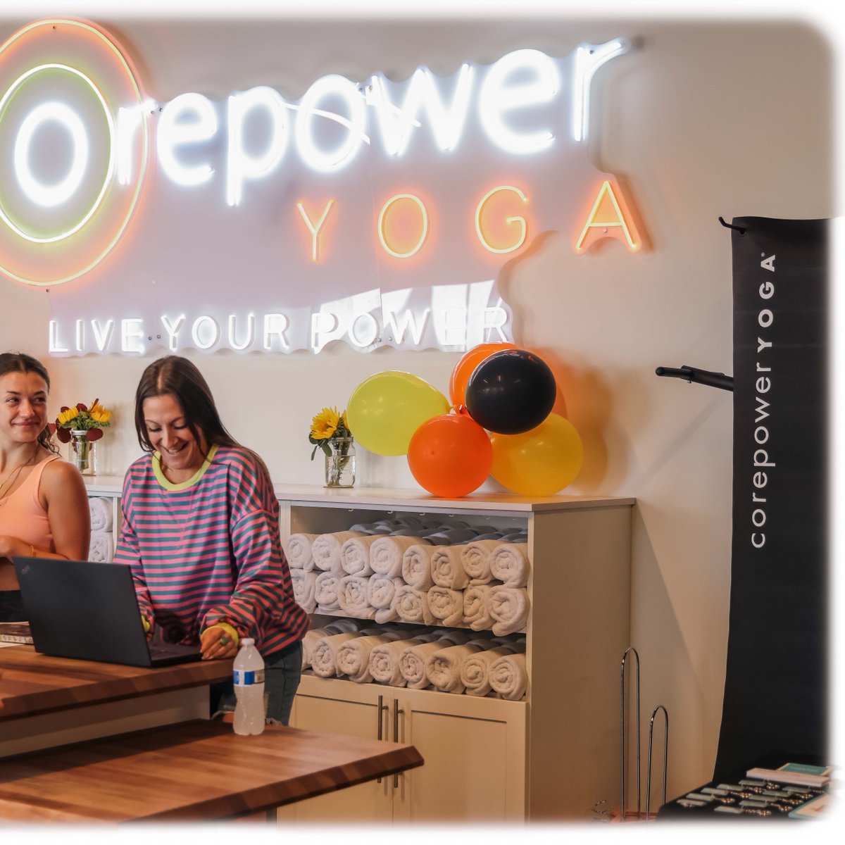 CorePowerYoga's tweet image. Our new Costa Mesa studio is OPEN! 🌟 Come flow with us, Orange County! Discover the latest addition to our CorePower community with this link: bit.ly/3XURSoF
 
#costamesa #newyogastudio #yogacommunity #corepoweryoga #corepowercommunity #costamesayoga
📸: