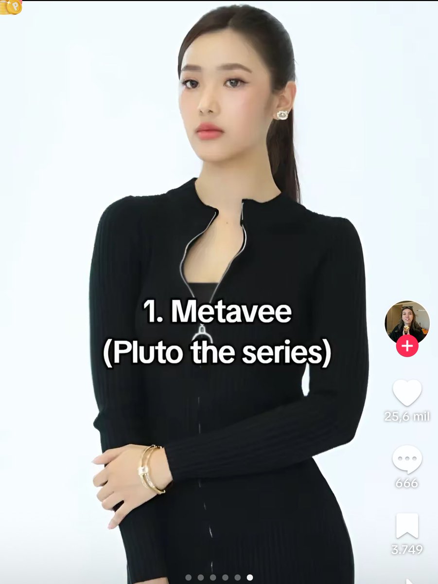 cate_girlv's tweet image. gente tô lendo pluto agora mas não vi nada de red flag na vee não