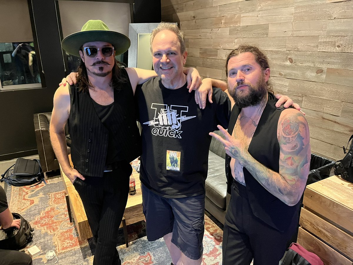 So great seeing <a href="/jaybuchanan_/">Jay Buchanan</a> Scott Holiday and the <a href="/rivalsons/">Rival Sons</a> guys last night in Vegas. Amazing show as usual. So great what these guys do and stand for. They rule!