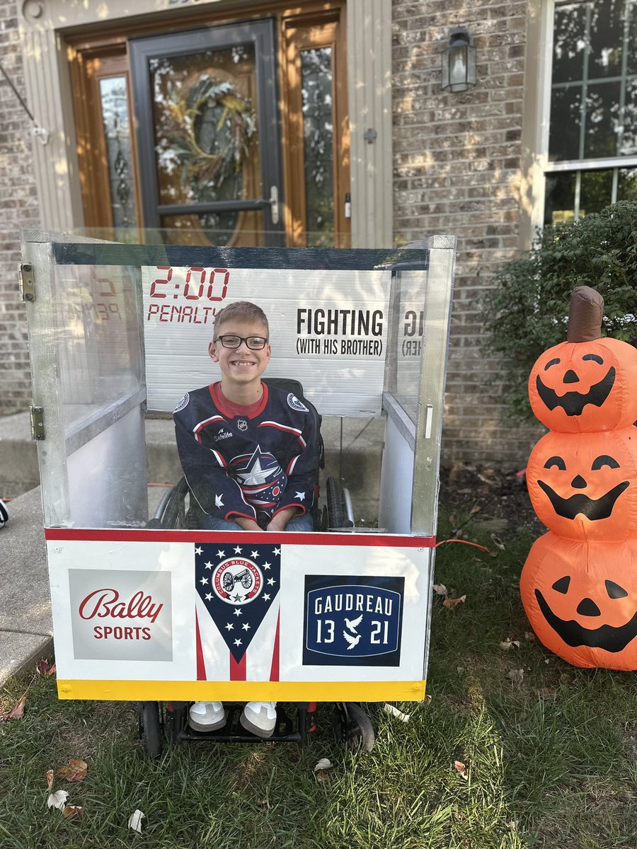 Megan Mompher tweet media